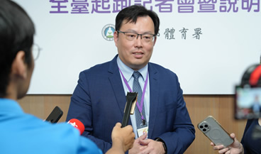 教育部體育署署長鄭世忠接受媒體聯訪